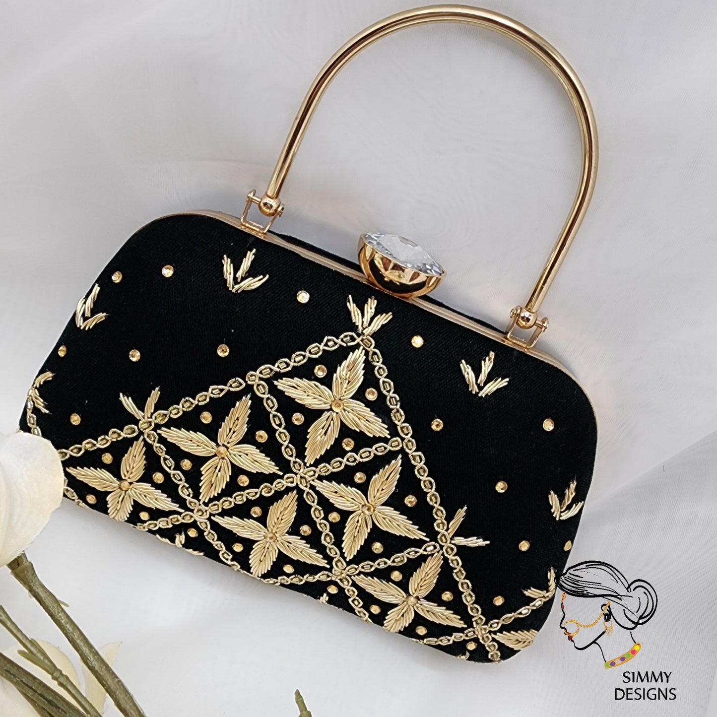 Rahmi emberoided Clutch